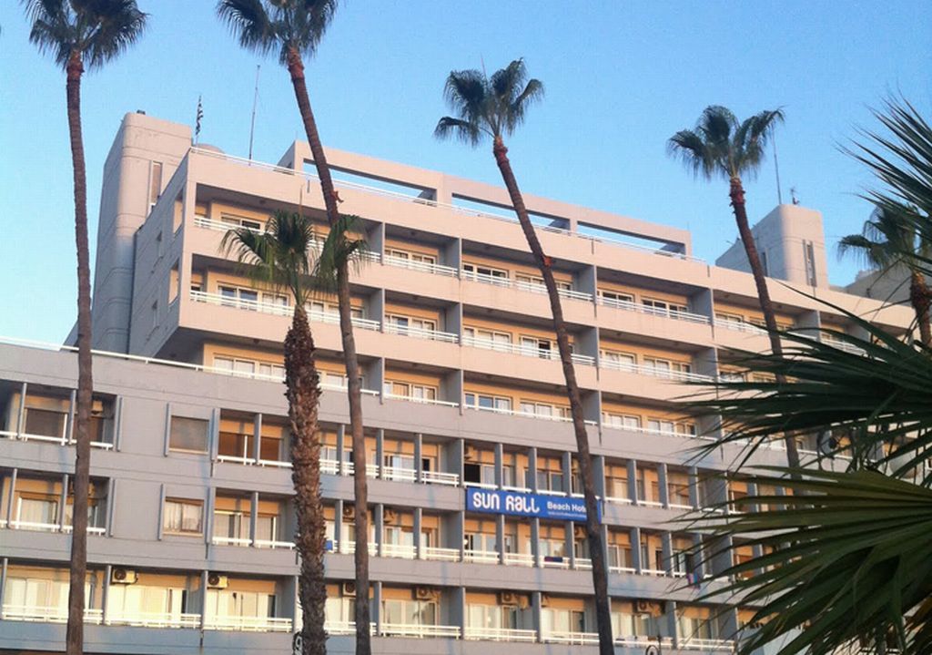 太阳堂海滩酒店公寓 拉纳卡 外观 照片